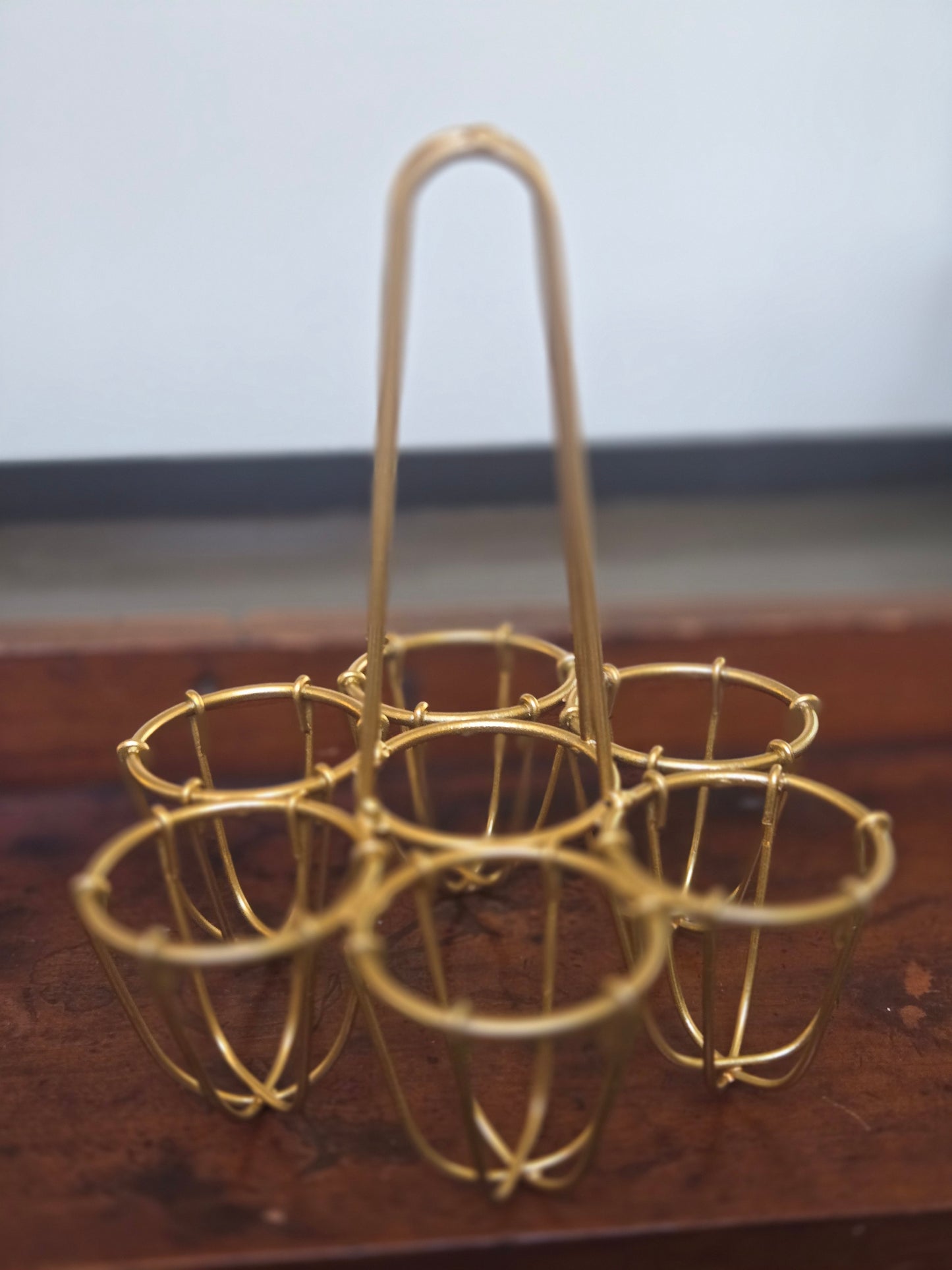 Metal egg holder